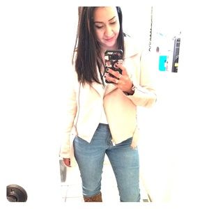 Meet your Posher, Corrinna